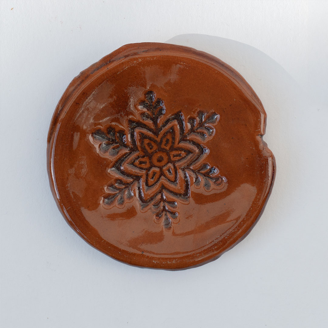 9104 auf rotem Ton gebrannt bei 1050°C