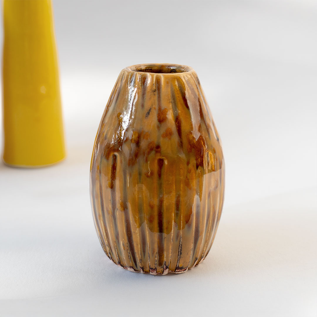 9104 auf weißem Ton gebrannt bei 1050°C