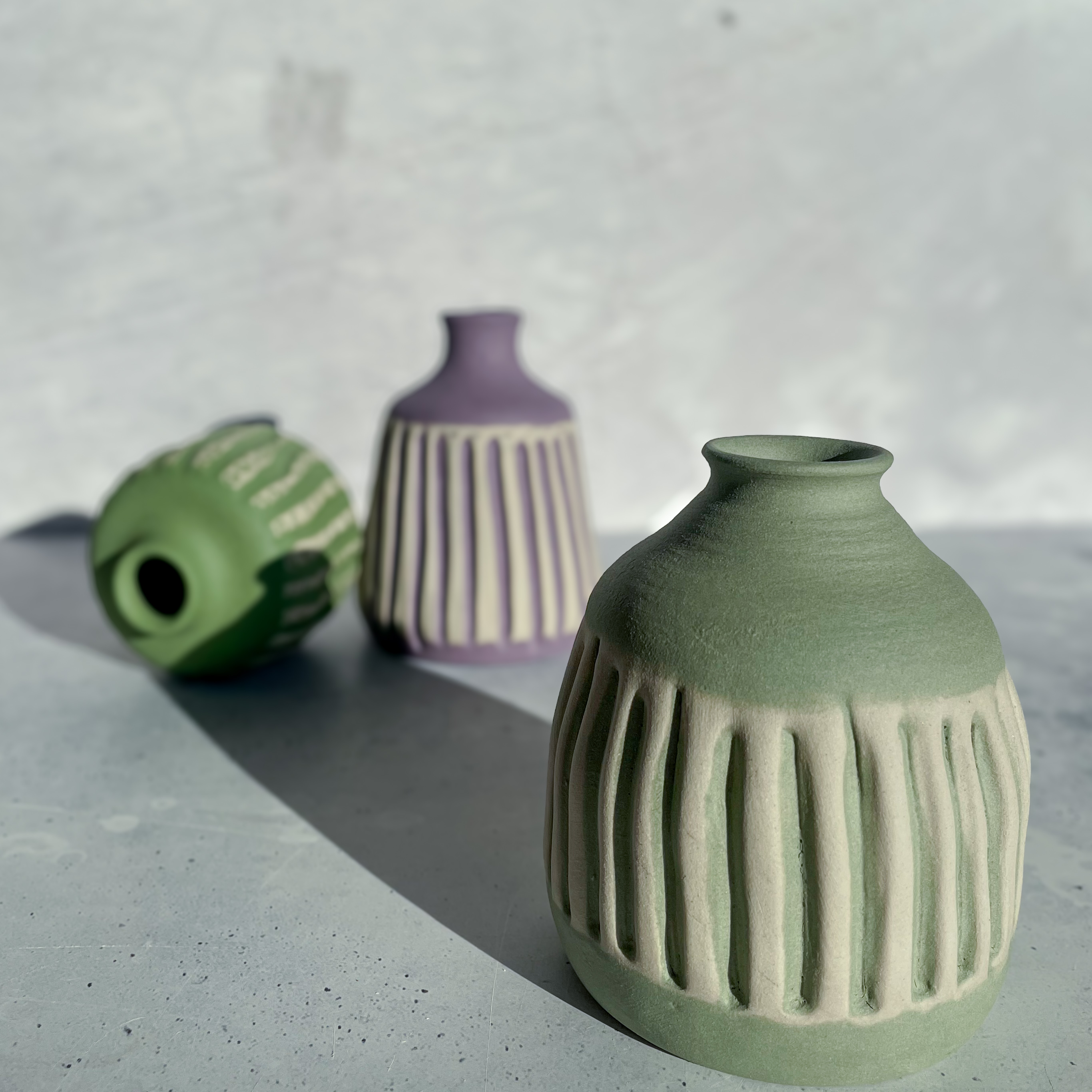 9802 Avocado, 9825 Bamboo und 9823 Tropic, Vasen