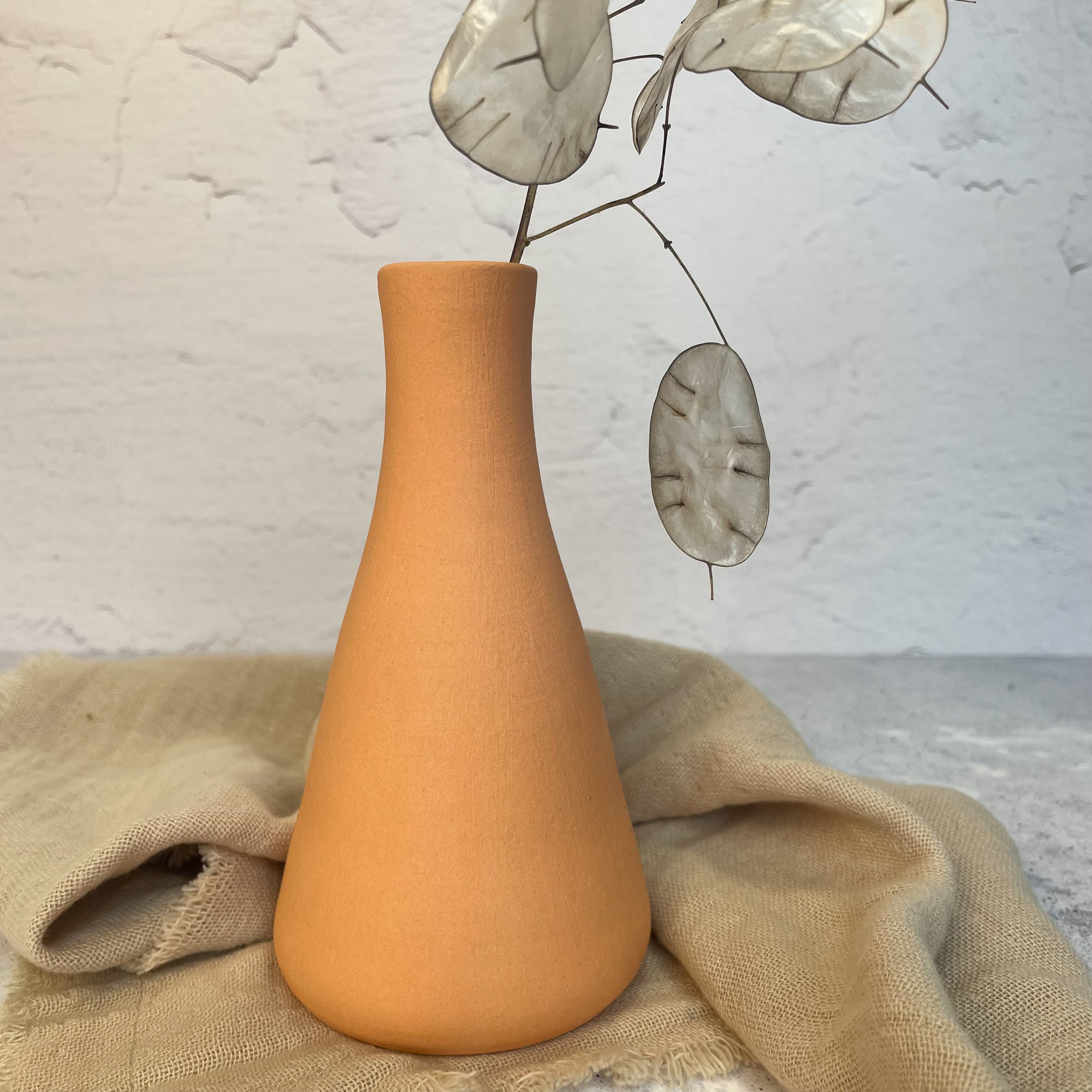 9826 Florida, Vase